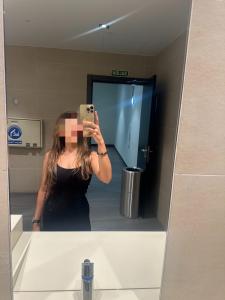 610876762: Chica busca chico en Almería