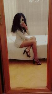 667760274: Chica busca chico en Sevilla