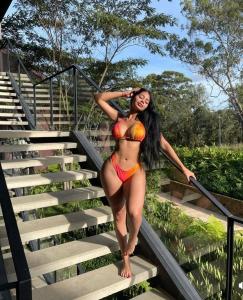 613572073: Chica busca chico en Murcia