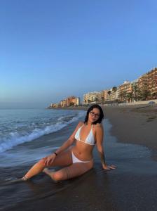 607690245: Chica busca chico en Zaragoza