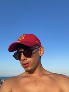 614779098: Chico busca chica en Valencia