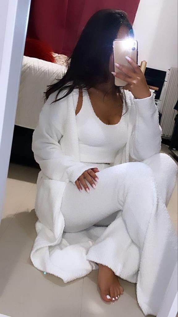 Chica busca chico en Alicante: Chica busca chico