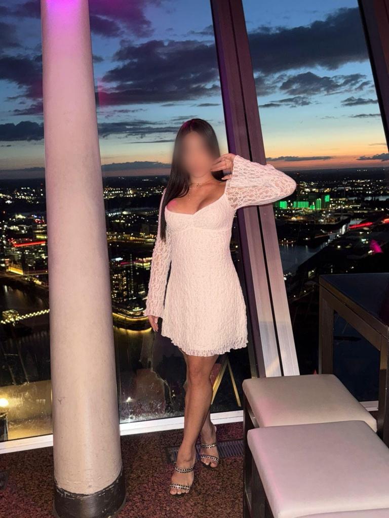 Chica busca chico en Ibiza: 
