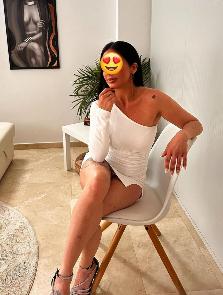 Chica busca chico en Ibiza: 