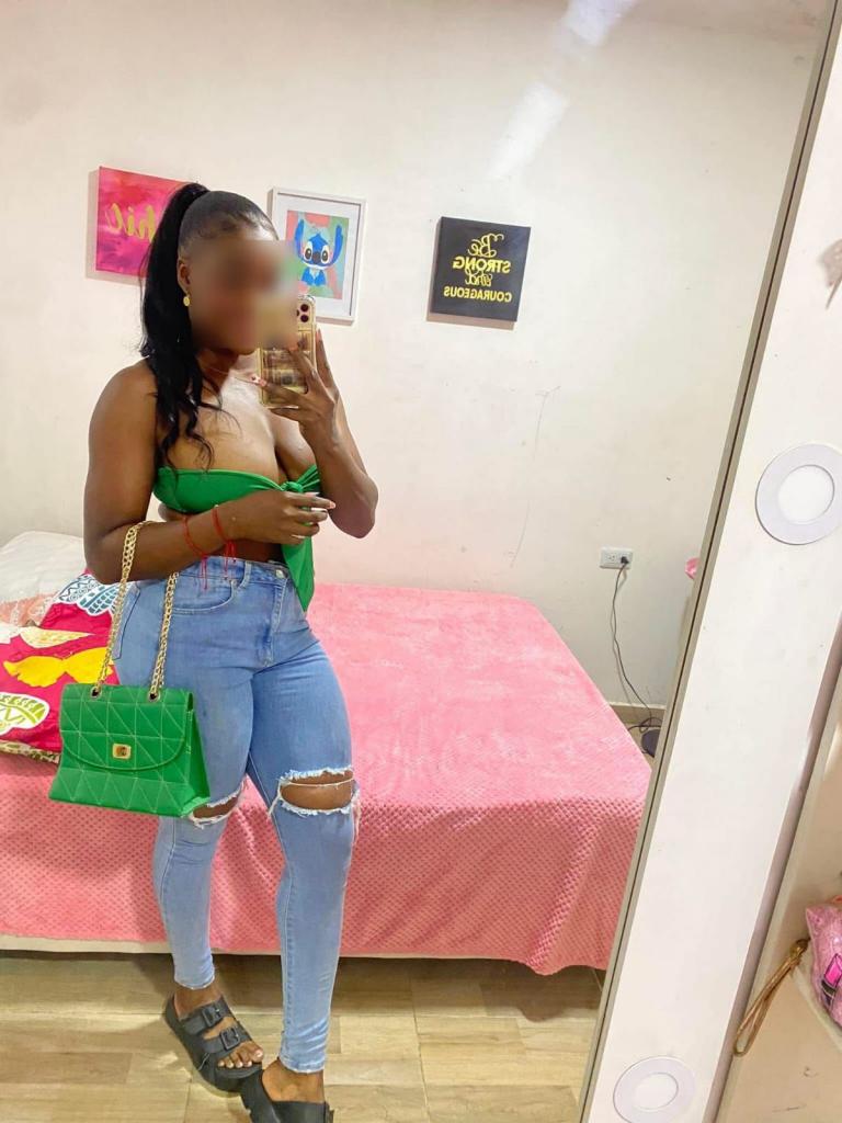 Chica busca chico en Cádiz: 