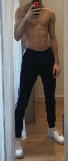 619470263: Chico busca chica en Sevilla