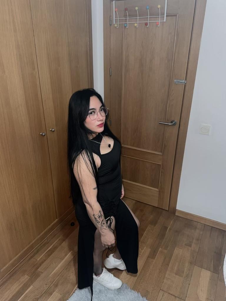 Chica busca chico en Almería: 
