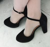 672964867: Chica busca chico en Barcelona