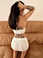 611216118: Chica busca chico en Barcelona