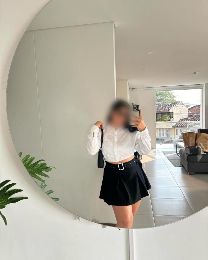 Chica busca chico en Ibiza: 
