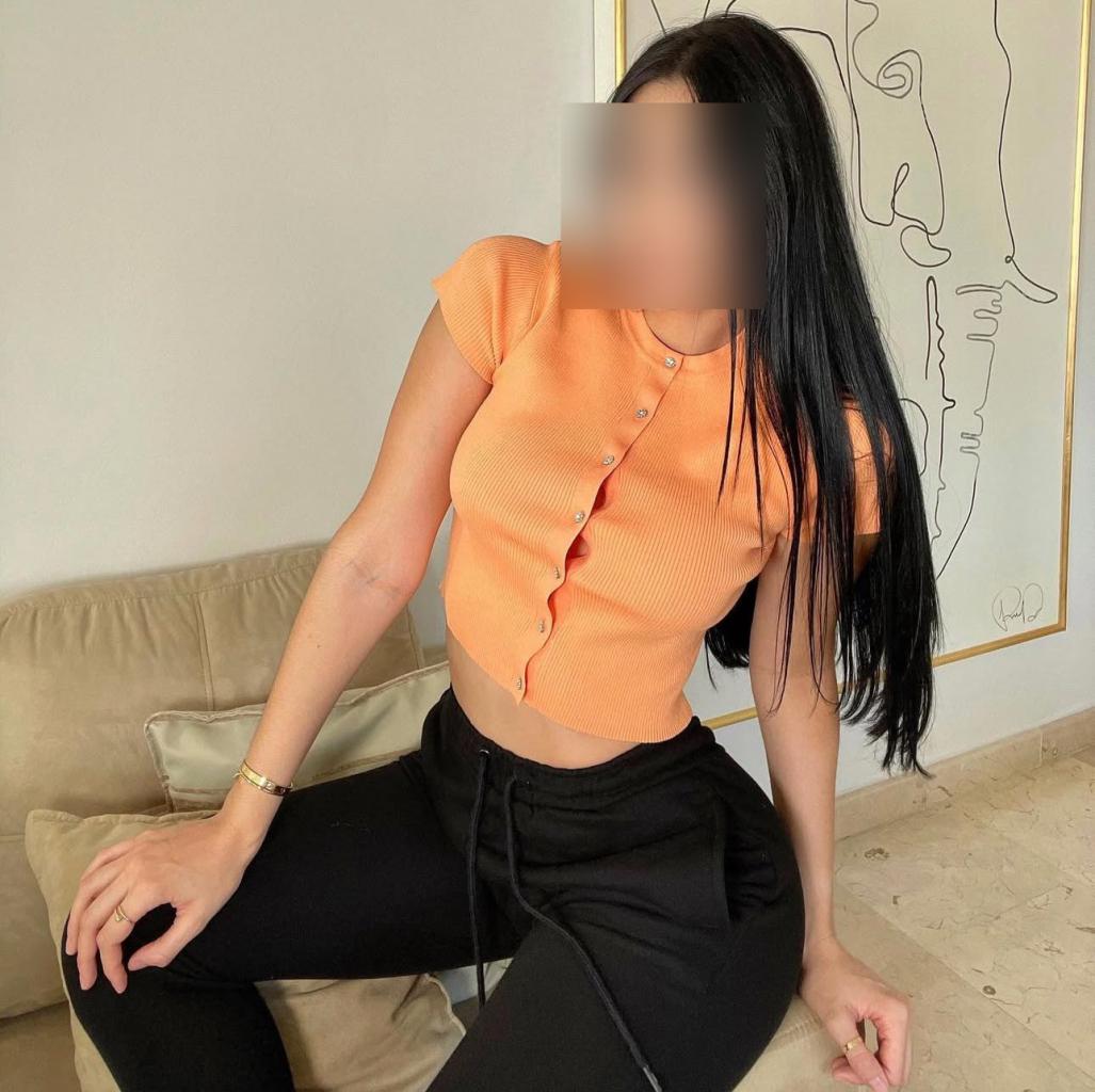 611296466: Chica busca chico en La Coruña