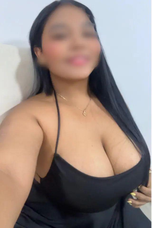 632458013: Chica busca chico en Barcelona
