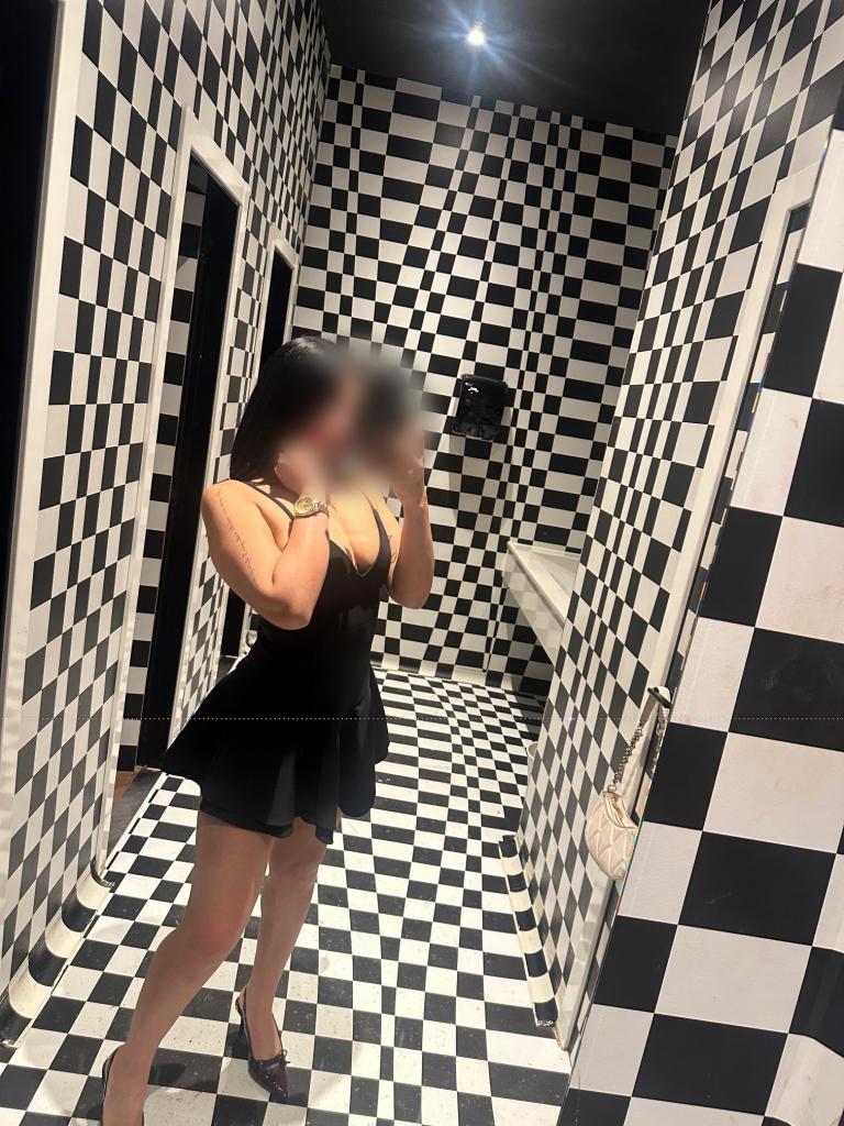 624189528: Chica busca chico en Sevilla