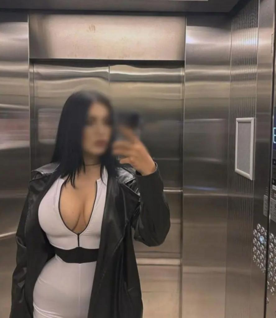 Chica busca chico en Granada: 