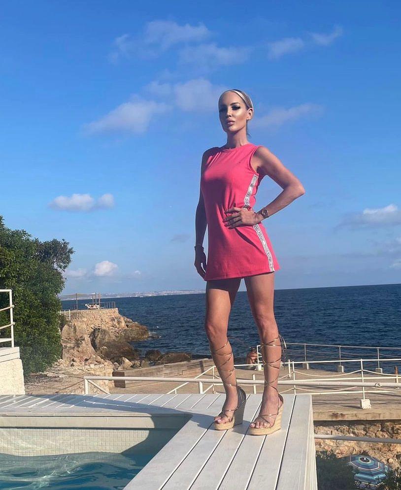 Chica busca chico en Alicante: Chica busca chico