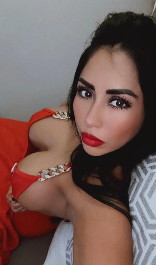 Chica busca chico en Almería: 