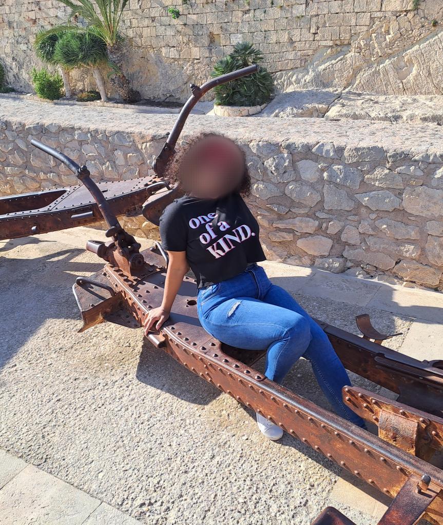 614755304: Chica busca chico en Alicante