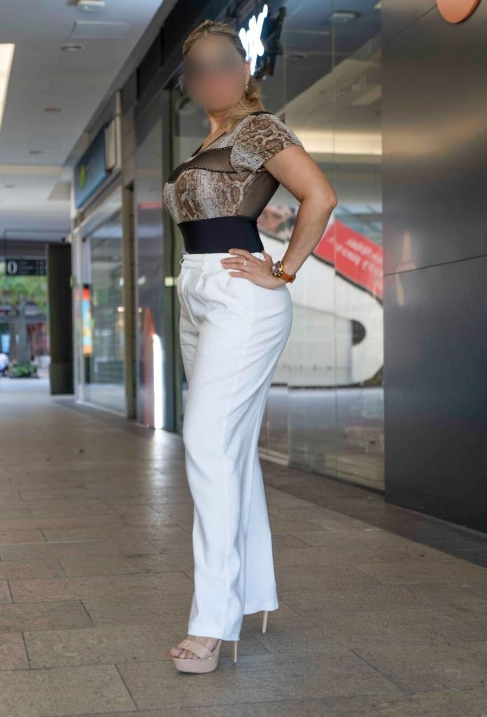 Chica busca chico en Barcelona: 