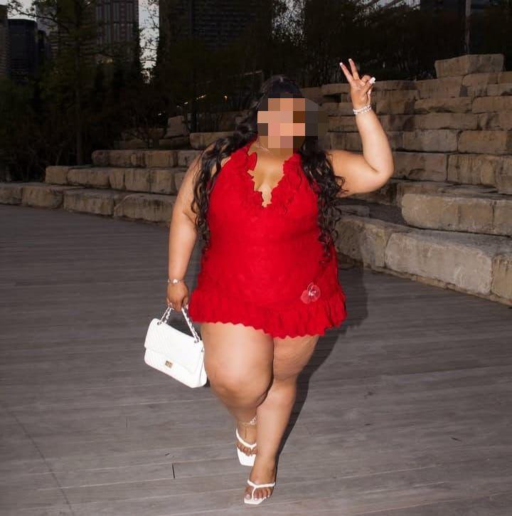 613681440: Chica busca chico en La Coruña