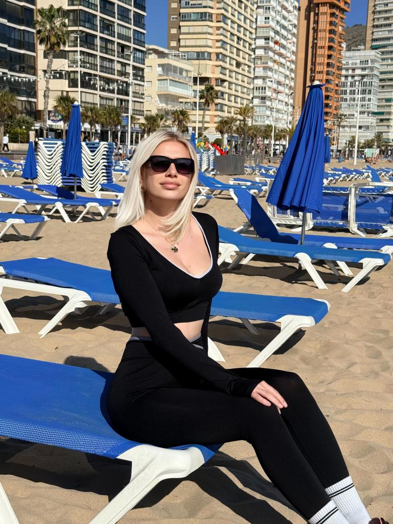 Chica busca chico en Almería: 