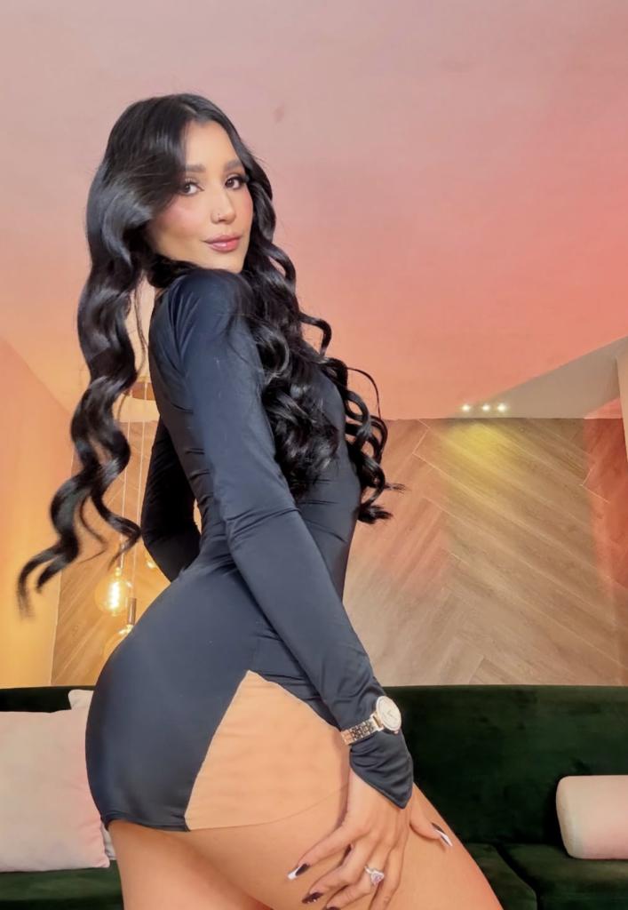 Chica busca chico en Ibiza: 