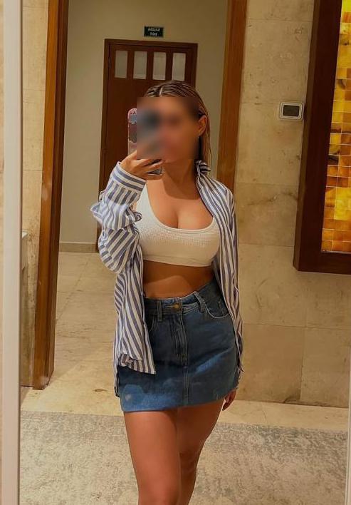 Chica busca chico en Almería: Chica busca chico
