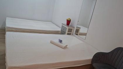 688501553: Chica busca chico en Barcelona