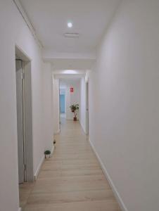 688501553: Chica busca chico en Barcelona