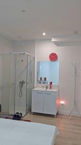 688501553: Chica busca chico en Barcelona