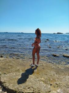 624174145: Chica busca chico en Ibiza