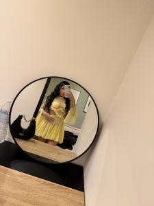 677892705: Chica busca chico en Barcelona