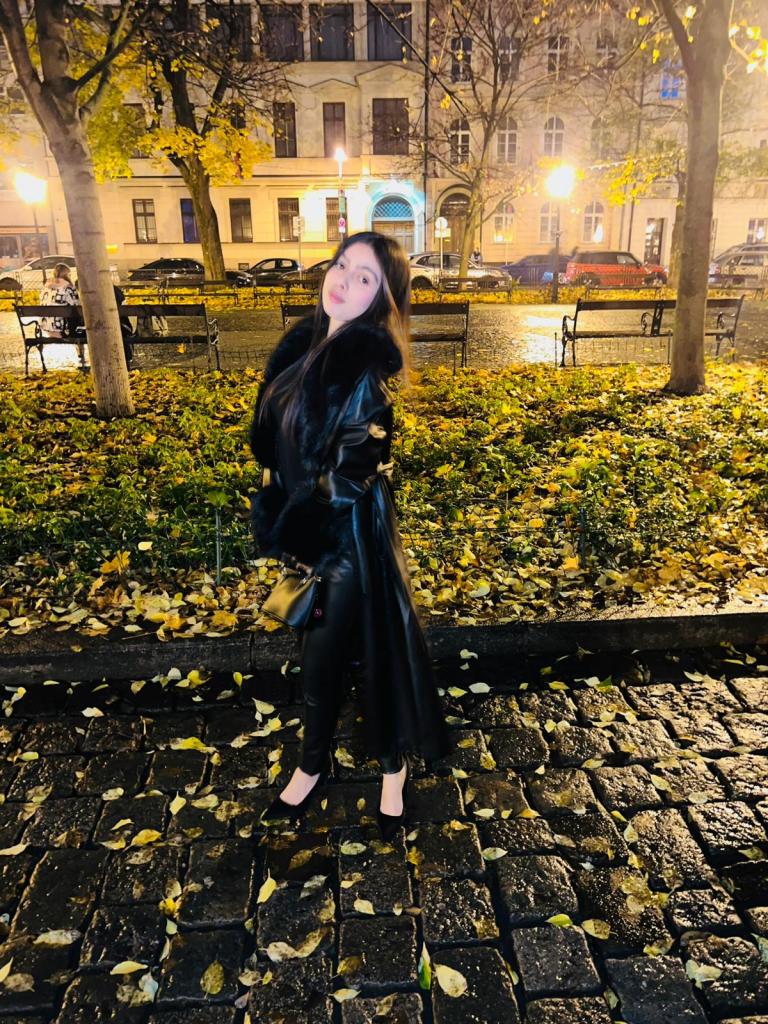 Chica busca chico en Ibiza: 