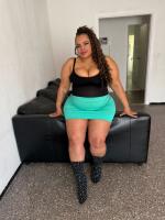 677714108: Chica busca chico en Barcelona