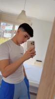 695313803: Chico busca chica en Barcelona