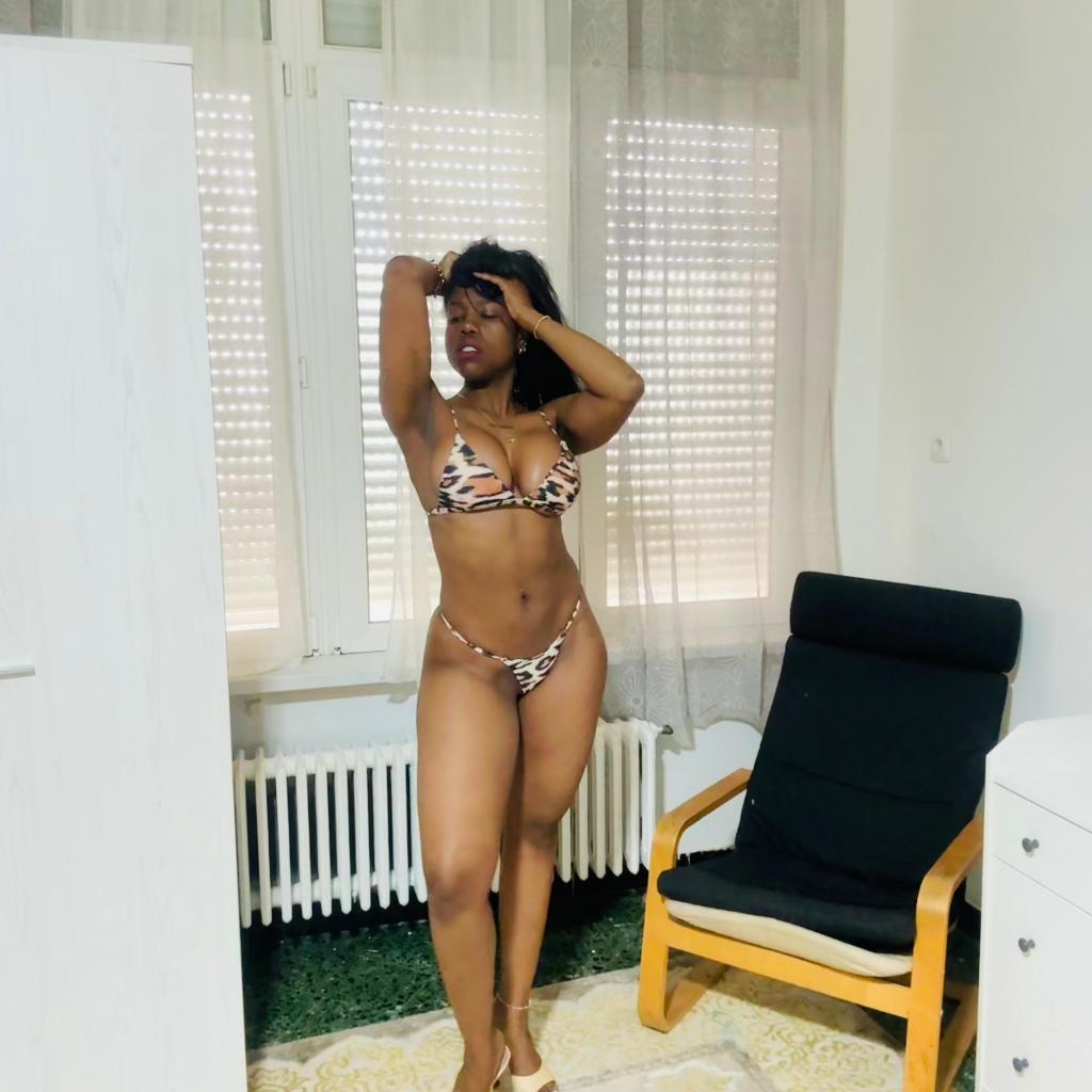 Chica busca chico en Huelva: 