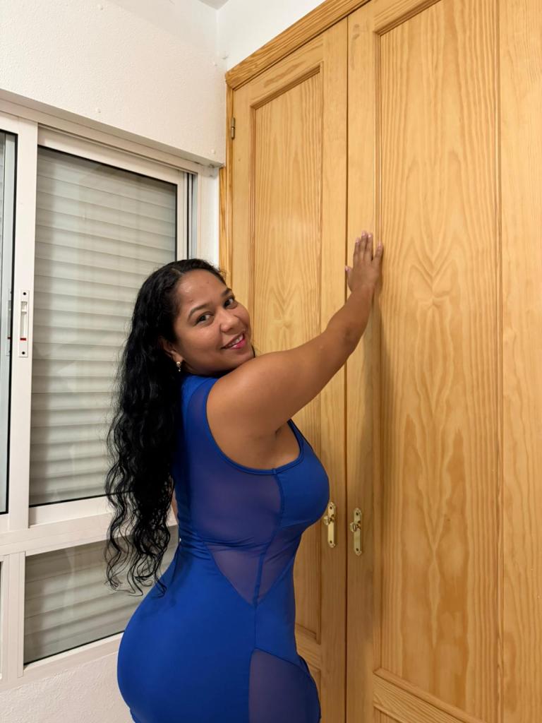 643797151: Chica busca chico en Murcia