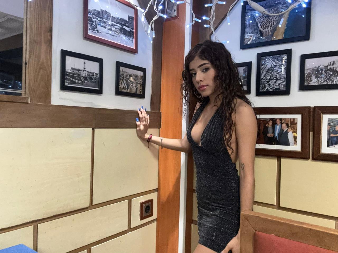 631652765: Chica busca chico en Barcelona