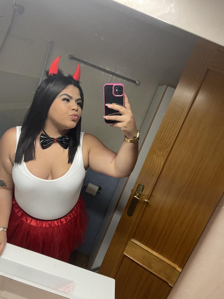 Chica busca chico en Almería: 