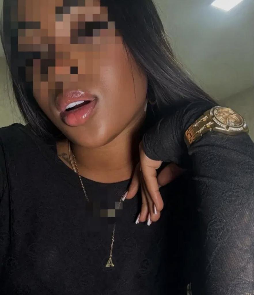 Chica busca chico en Menorca: 