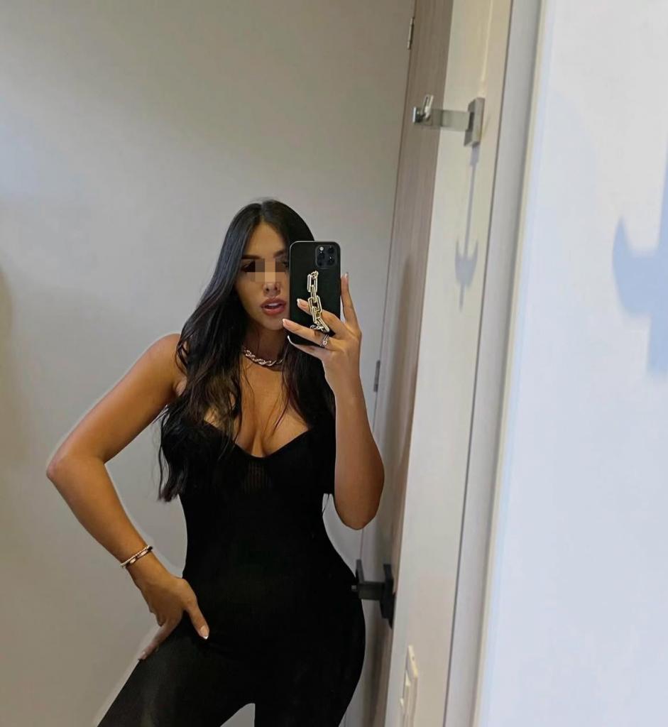 Chica busca chico en Ibiza: 