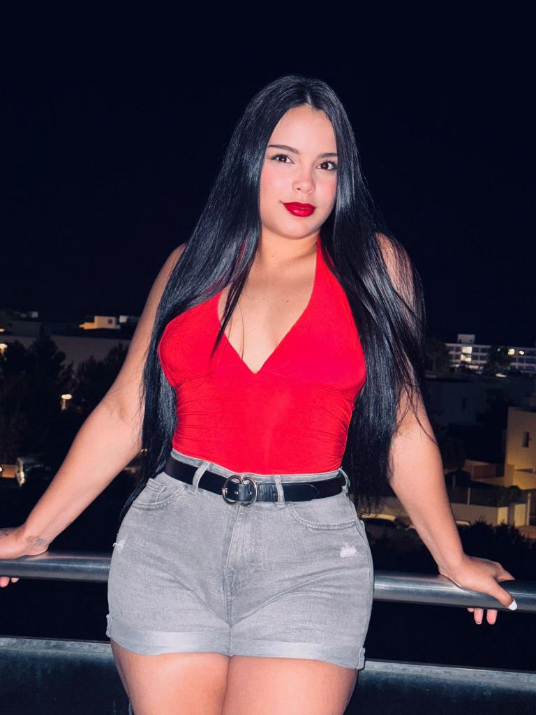 Chica busca chico en Ibiza: 