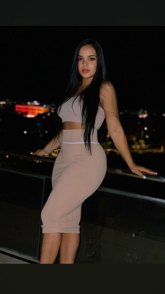 Chica busca chico en Ibiza: Chica busca chico