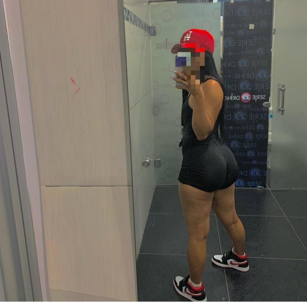 Chica busca chico en Sevilla: 