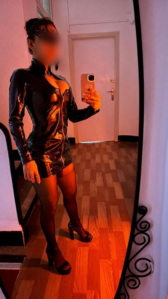 Chica busca chico en Sevilla: 