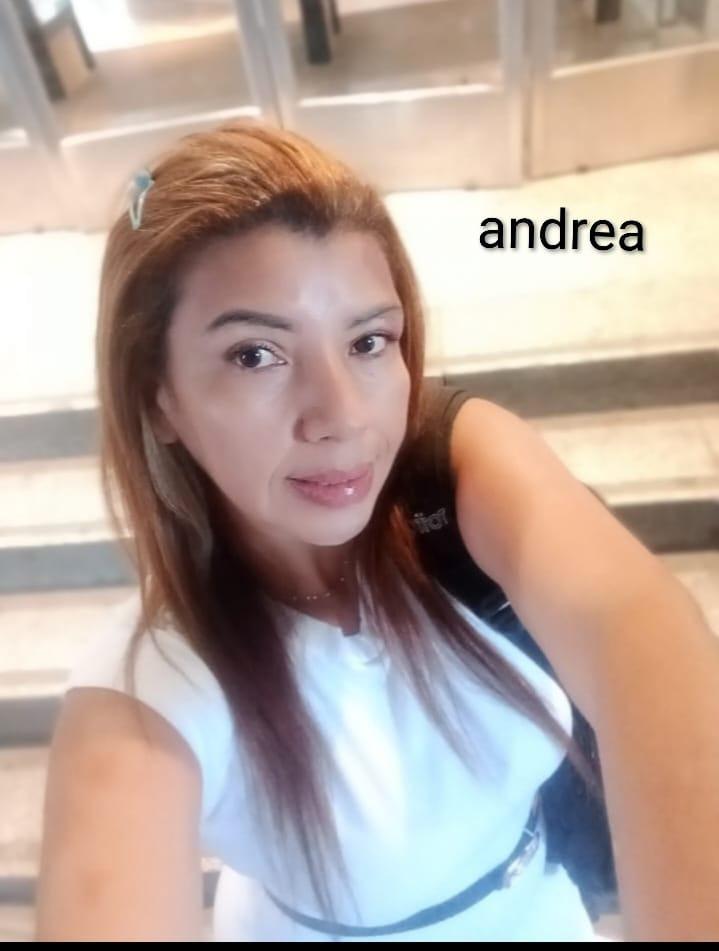 Chica busca chico en Huelva: 