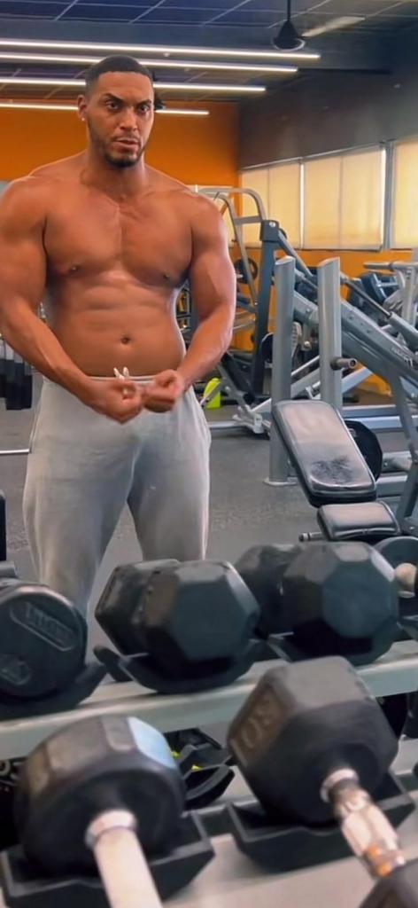 634336375: Chico busca chica en Barcelona