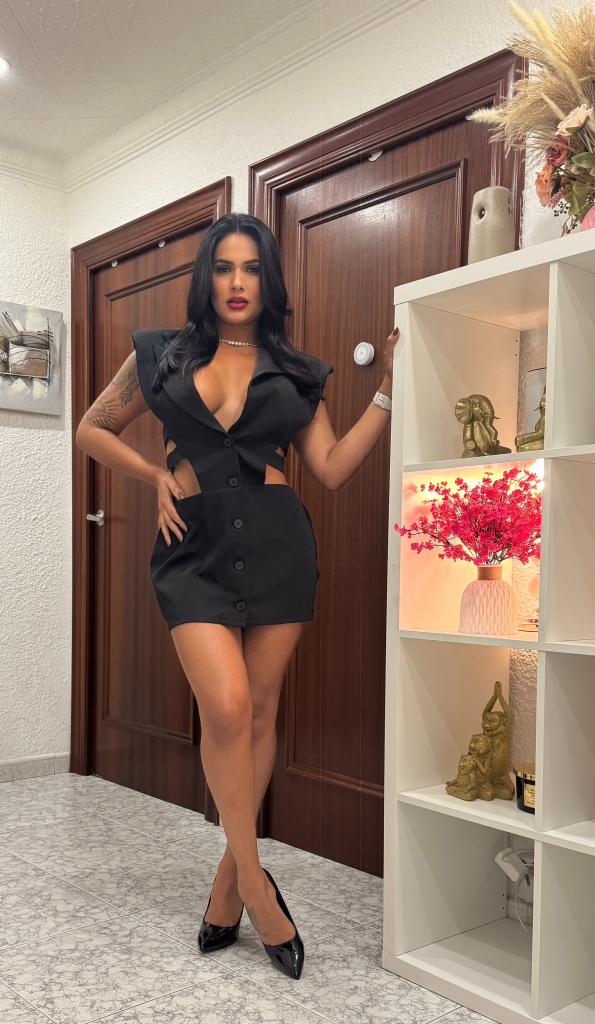 614308488: Chica busca chico en La Coruña