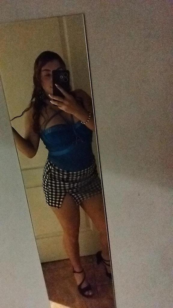 651708172: Chica busca chico en Gerona