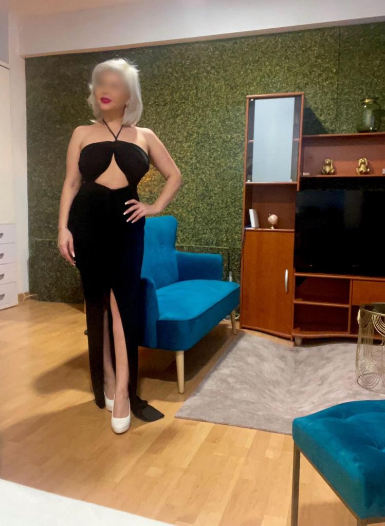 657639098: Chica busca chico en Orense