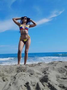 663126403: Chica busca chico en Sevilla